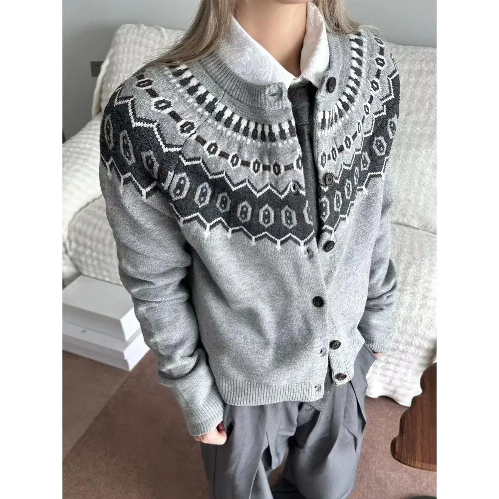

Retro Fair Isle Knitted Sweater Cardigan Men's Collar Button up Knitwear Casual Winter Outerwear for Men And Women