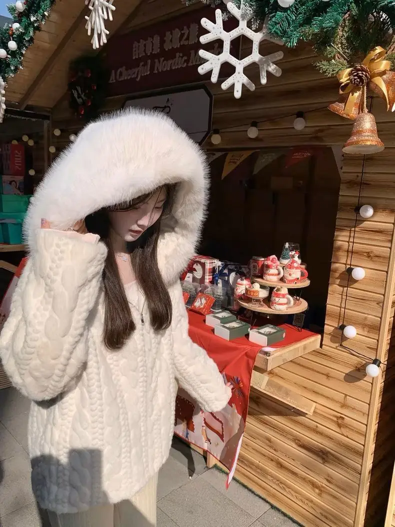 معاطف فرو المنك النسائية المخملية مثل حزام الثلج الجدة س الرقبة موضة خفيفة الوزن Casaco المطرزة الكتفيات التخسيس OL