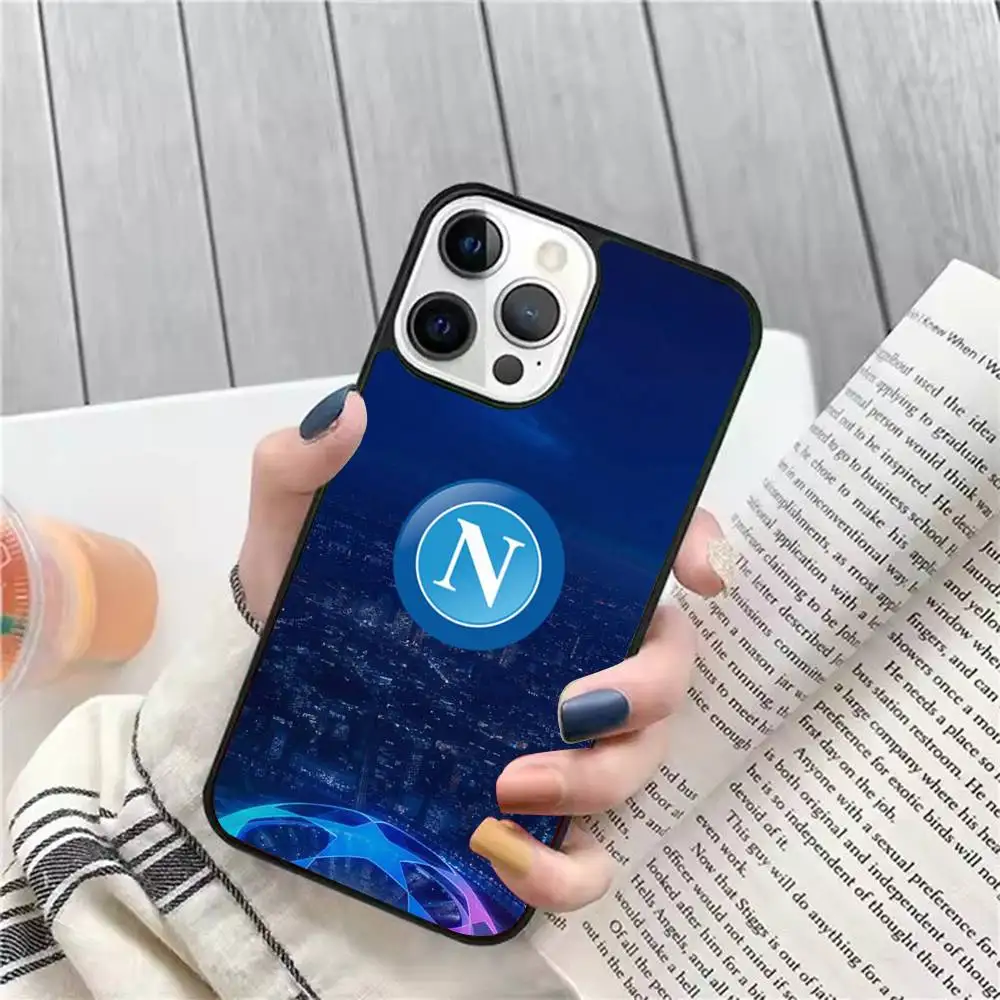 Cerca il Caso per iPhone con Tema Calcio Napoli: Stile, Protezione e Passione