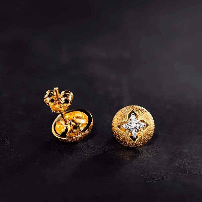 Luxury 18K Gold Plated Clover Earrings for Women Vintage Hollow Design Micro CZ Ear Stud Exquisite Banquet Party Jewelry Gift