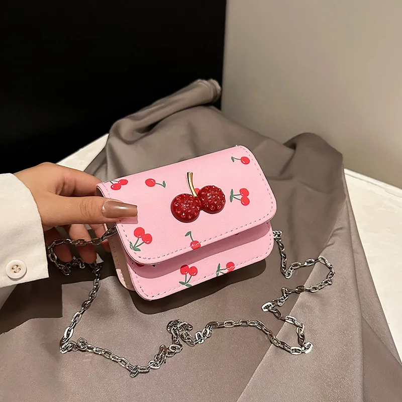 

2025 New Autumn Fresh Cherry Print Saddle Bag Female Cute Sweet Shoulder Bag Korean Version Fashion Messenger Bag