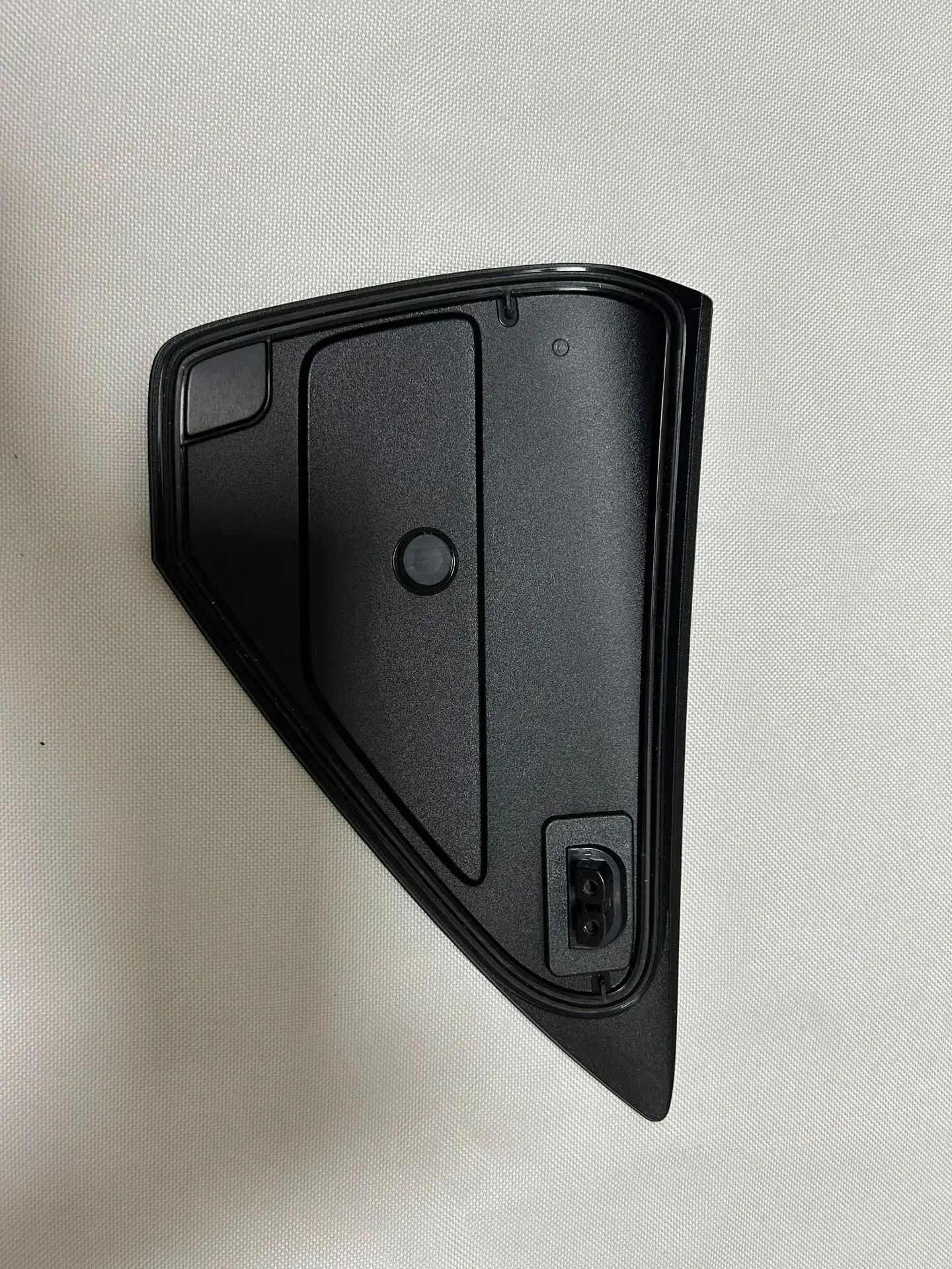 Tesla Model 3/y penutup port pengisi daya kiri panel potong tunggal 1448300 1518783