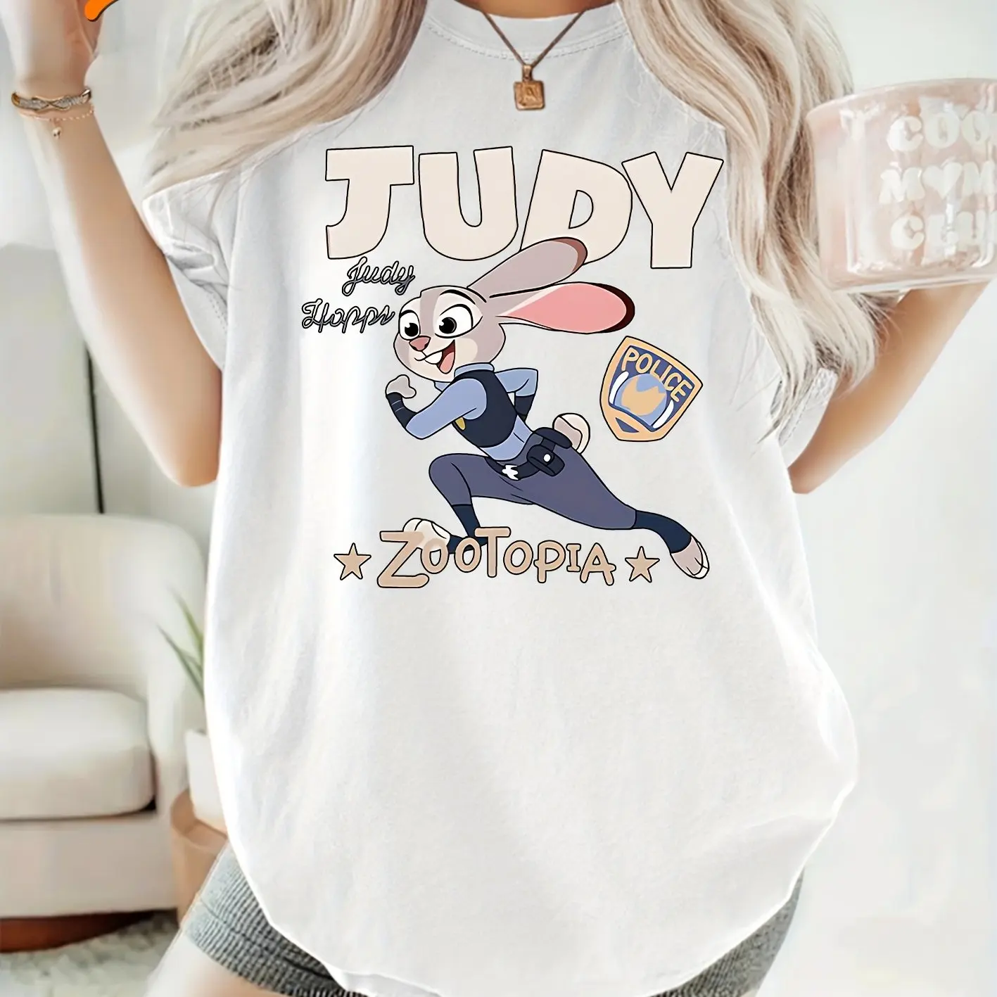 تي شيرت ديزني الرسمي Judy Hopps Zootopia Police Pattern - قميص ناعم رمادي فاتح برقبة دائرية وأكمام قصيرة، فستان كاجوال