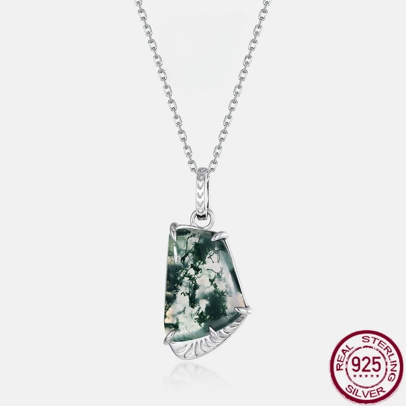 

New S925 pure silver geometric green moss four claw inlaid water grass agate necklace, light luxury wedding jewelry