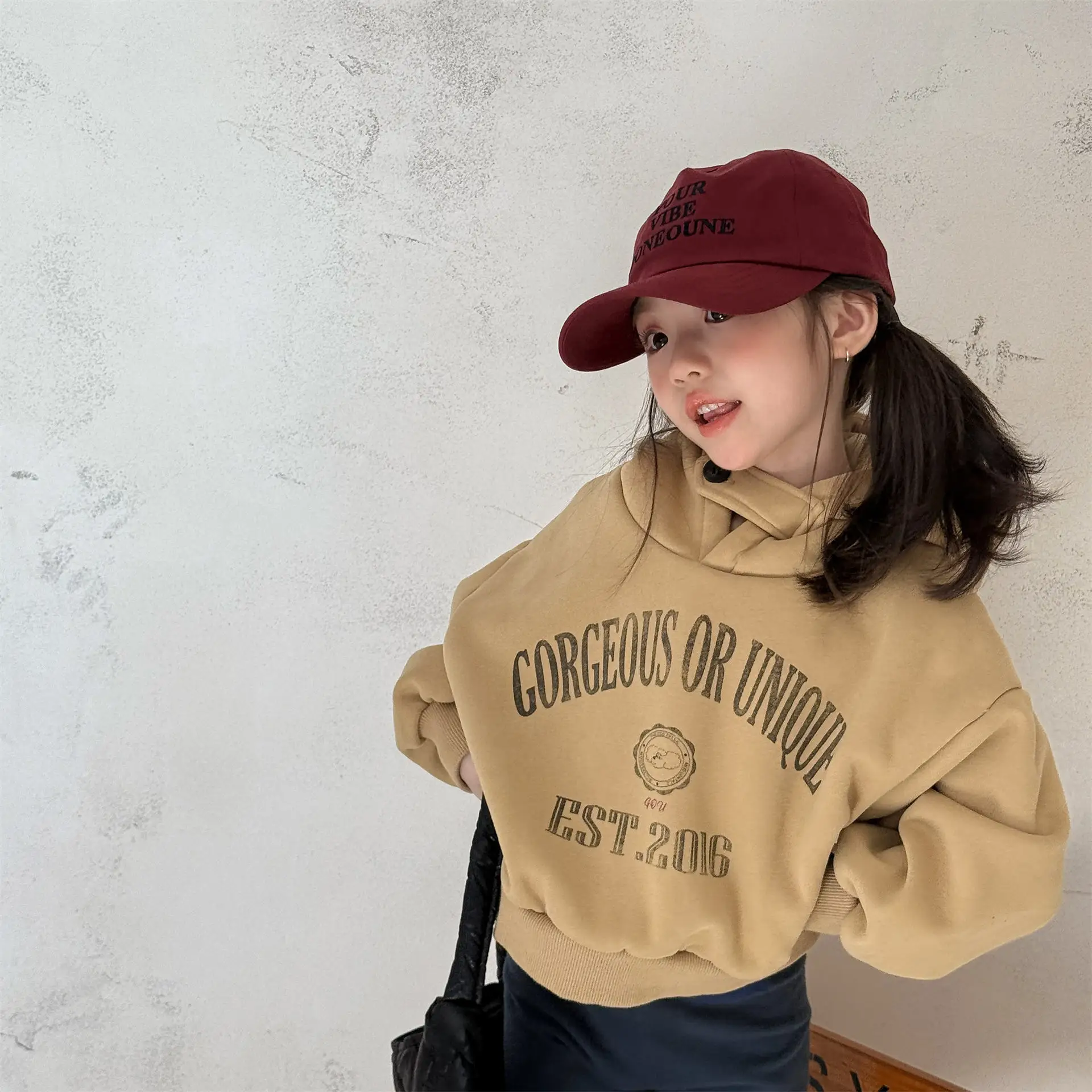 

2025 Winter New Children Fleece Sweatshirt Letter Print Girls Casual Pullover Plus Velvet Thick Kids Boys Hooded Sweatshirt