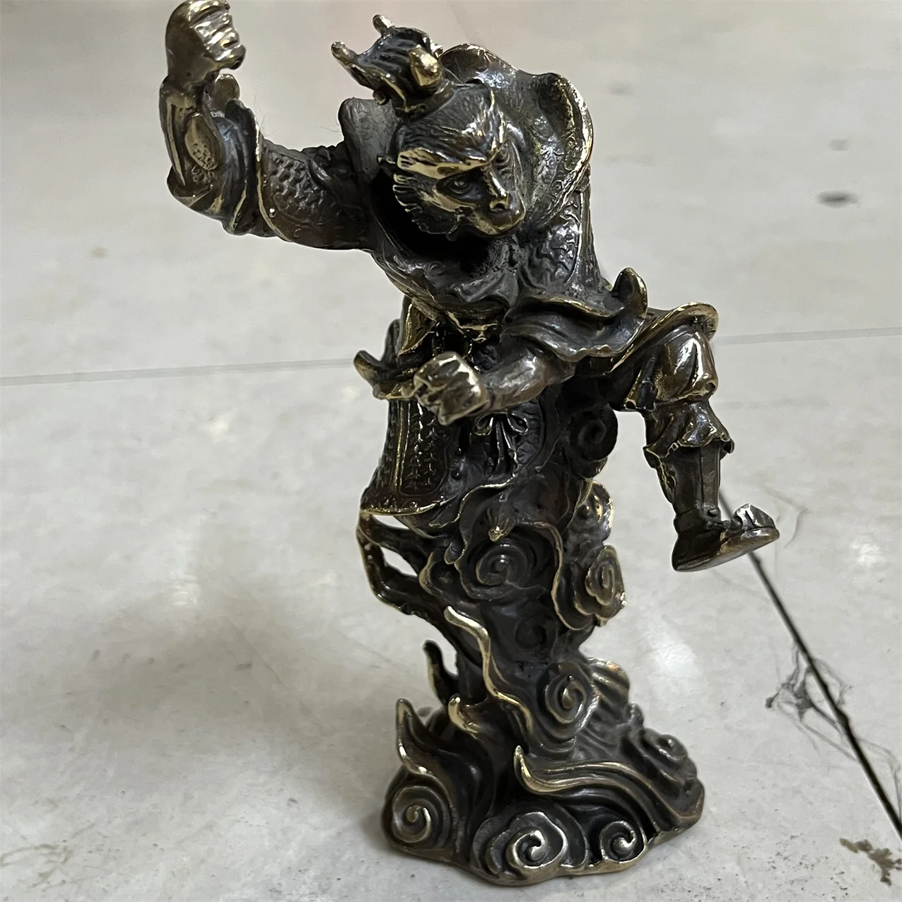 

Handicrafts home desktops old bronze ornaments Monkey King shape fine workmanship classical traditional national style gift