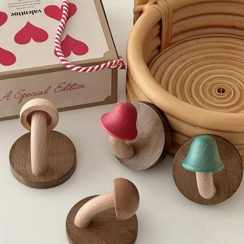 Drewniane Grzybki Wieszaki na Ubrania Kapelusze Dekoracja Ścienna Samoprzylepne Półki Wiszące w Stylu Skandynawskim Bez Wiercenia