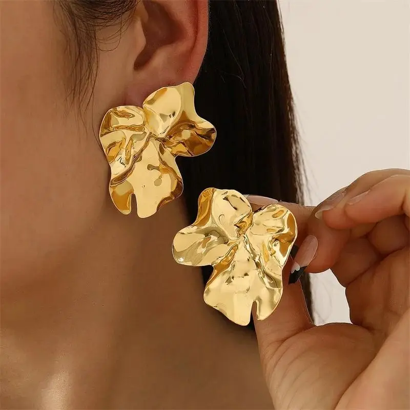  Vintage Elegant Gold Color Big Flower Stud Earrings for Women Design Personality Wrinkles Piercing Earring Party Jewelry Gift