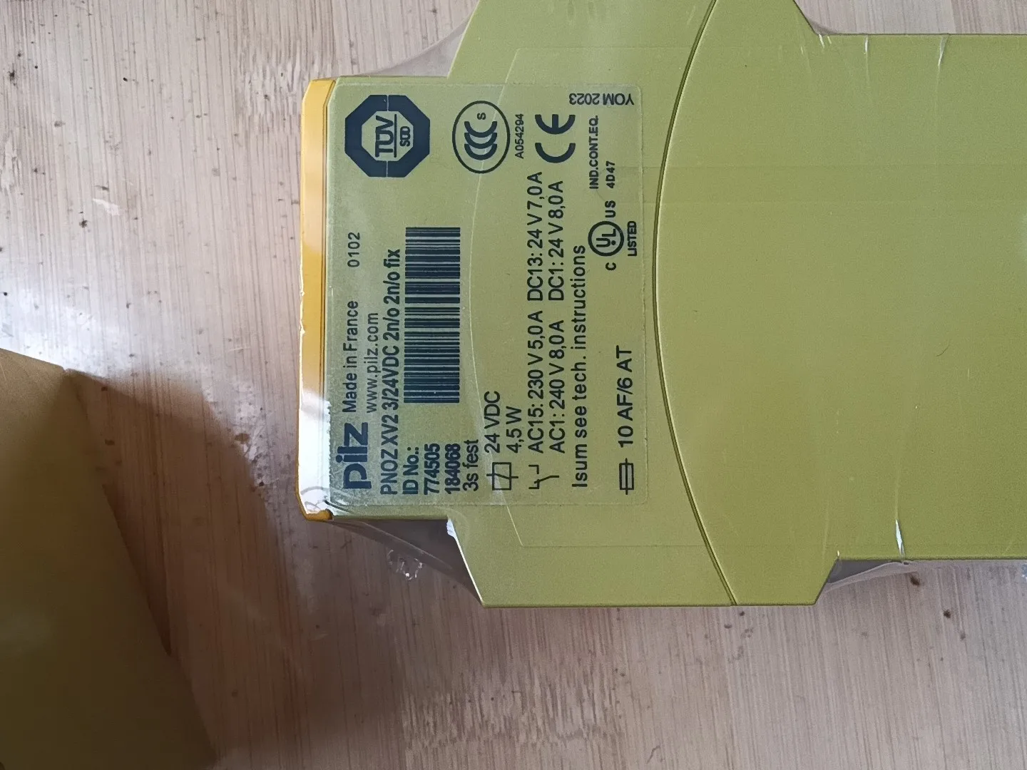774505 Pilz Safety Relay XV2 Unopened, Recommended