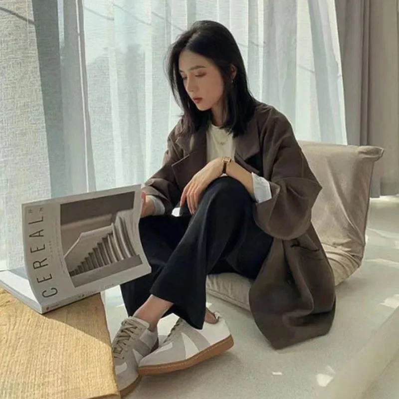 سترات فضفاضة كلاسيكية للسيدات أنيقة وبسيطة ومتينة مزدوجة الصدر ملابس خارجية غير رسمية معطف بدلة عمل على الموضة الكورية للسيدات