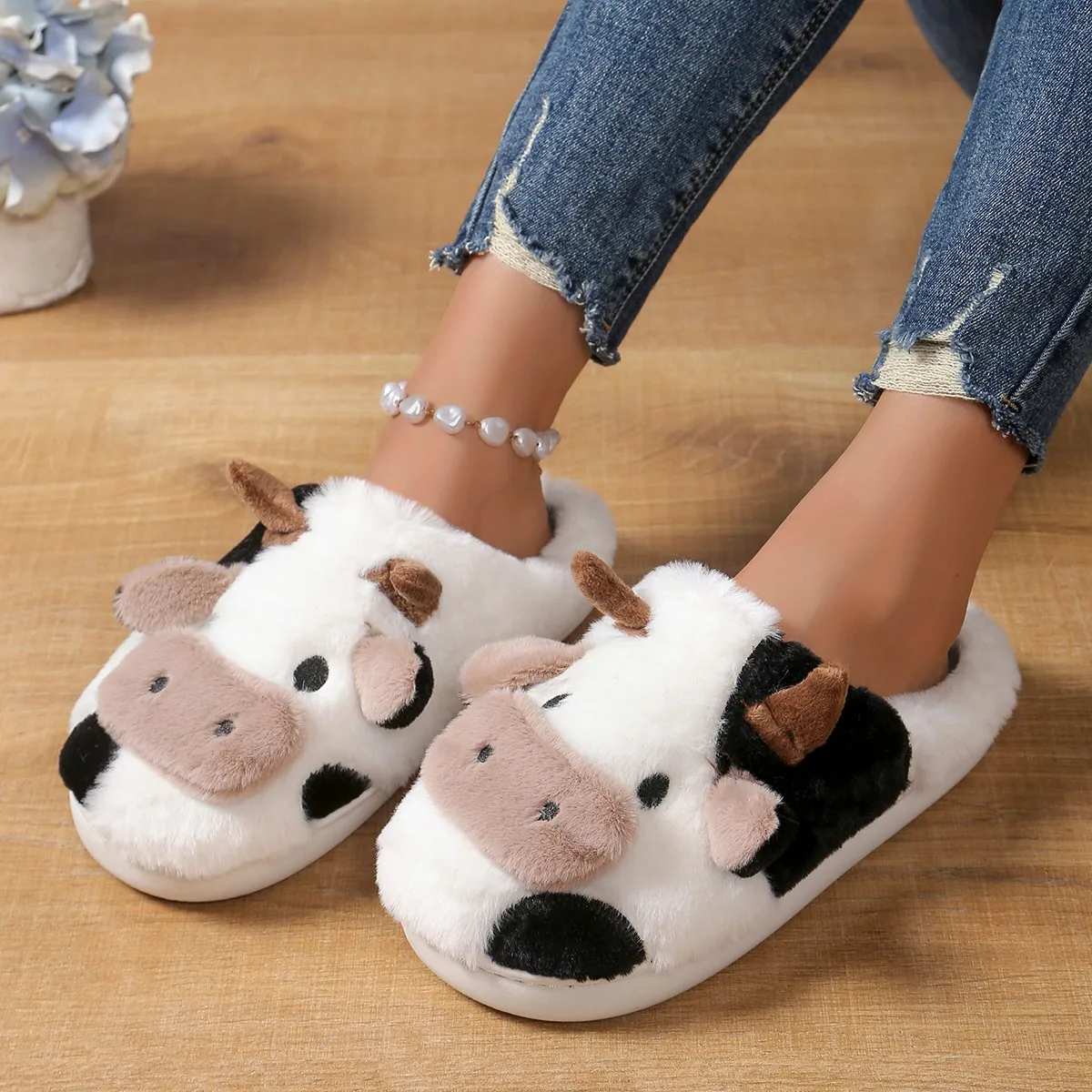 Nieuwe Winter Unisex Cartoon Koe Warm Pluche Slippers Paar Indoor Antislip Huis Muilezel Mannen En Vrouwen Teen Wrap Huis Katoenen Schoenen