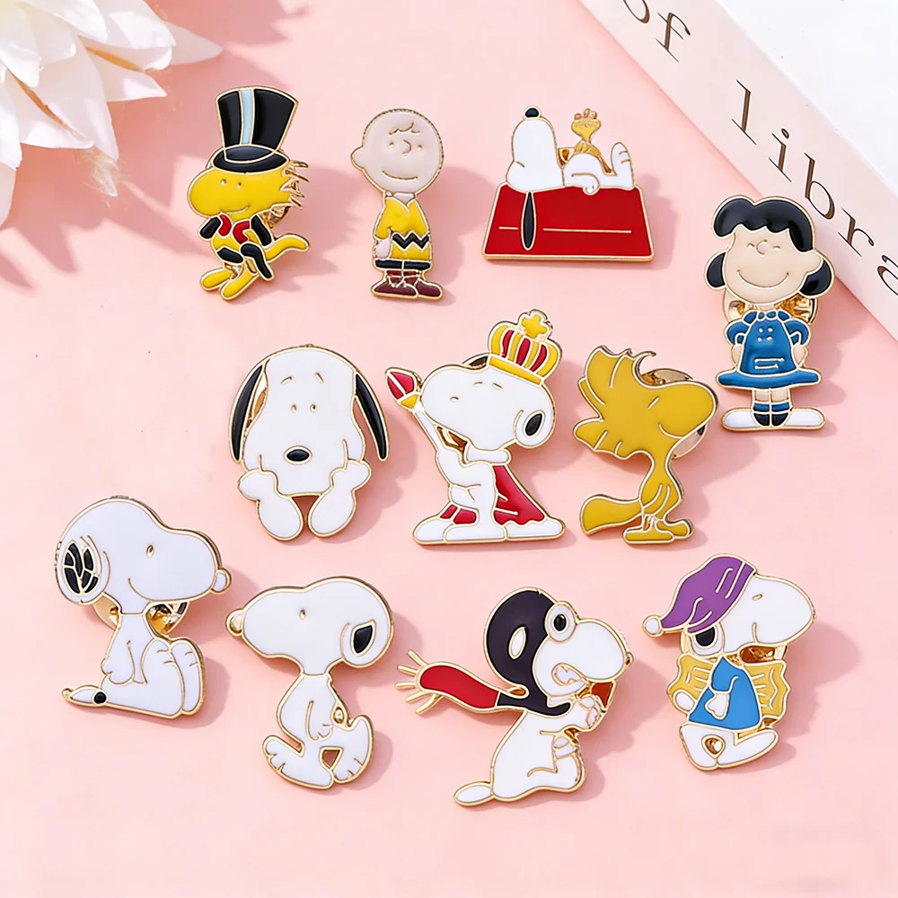 Set de 11 Lindos Pins Esmaltados de Snoopy y Charlie Brown, Insignias de Solapa de Dibujos Animados de Peanuts para Mochilas, Regalo Kawaii para Fans