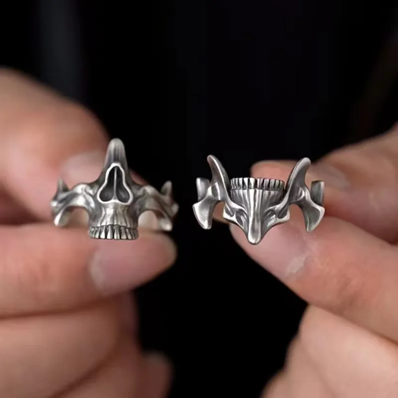 

2Pcs Vintage Gothic Steel Skull Mask Rings Design Alloy Finger Rings Set for Men Women New Trend Creative Punk Jewerly Gift