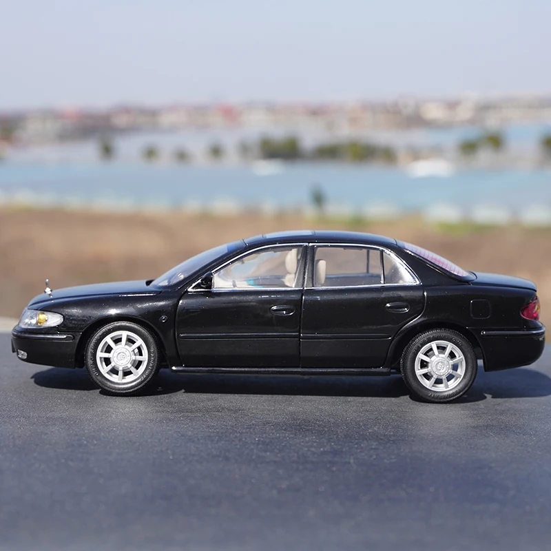 1:18 Original Shanghai GM Buick Regal Car Model The First Generation Regal Alloy Simulation Car Model