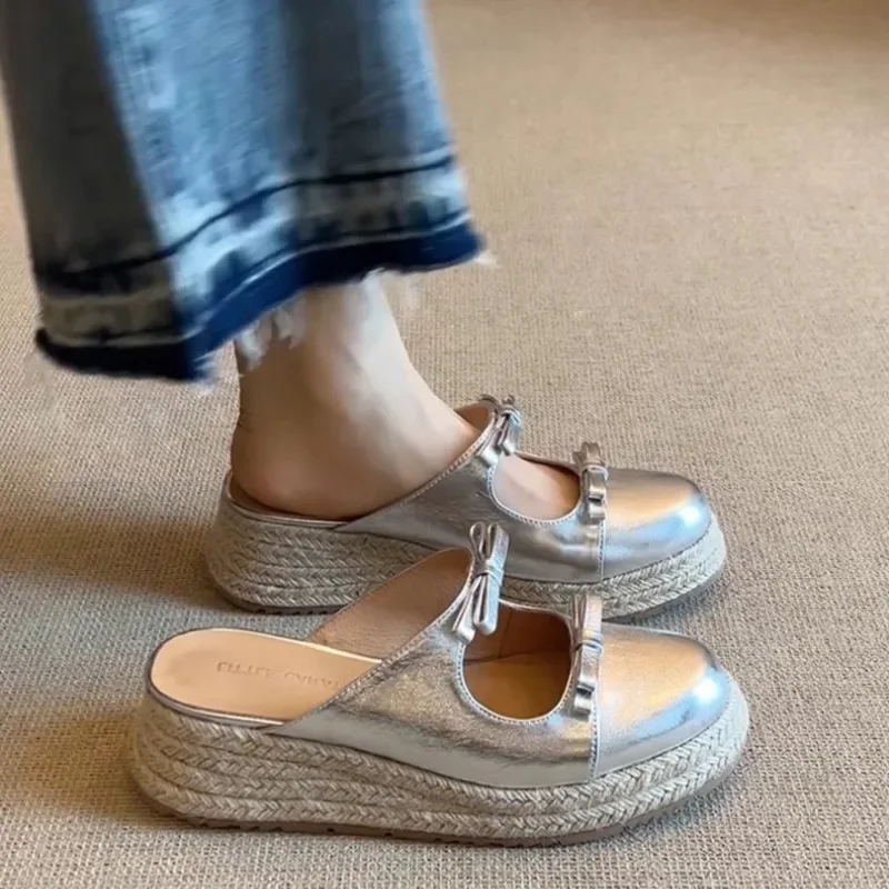 รองเท้าสุภาพสตรี 2025 แฟชั่นปิดนิ้วเท้ารองเท้าแตะผู้หญิงใหม่กลางแจ้ง Casual Butterfly-Knot ผู้ขายที่ดีที่สุดสบายรองเท้าแตะลิ่ม