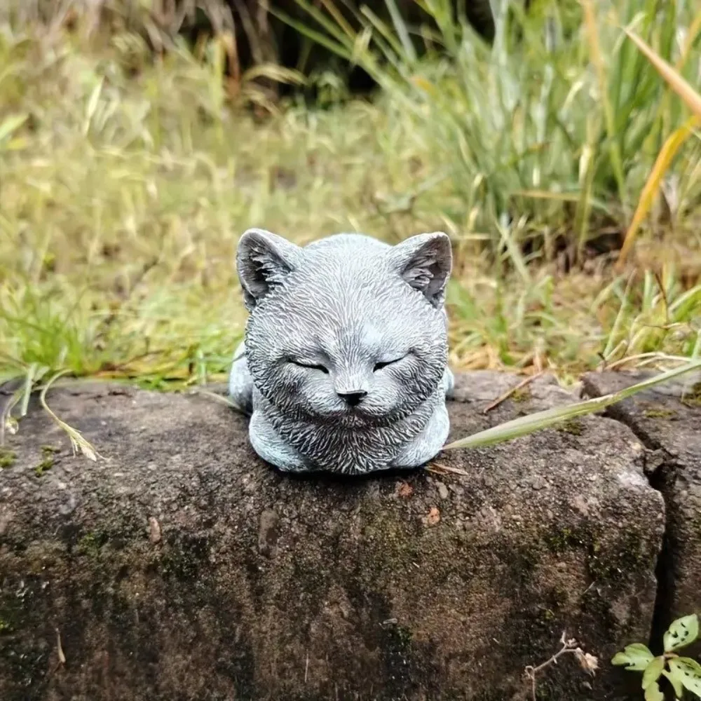 Cat Ornament Resin Cat Statue Realistic Cartoon Animal Figurines Unique Art Figurines Ornaments Home