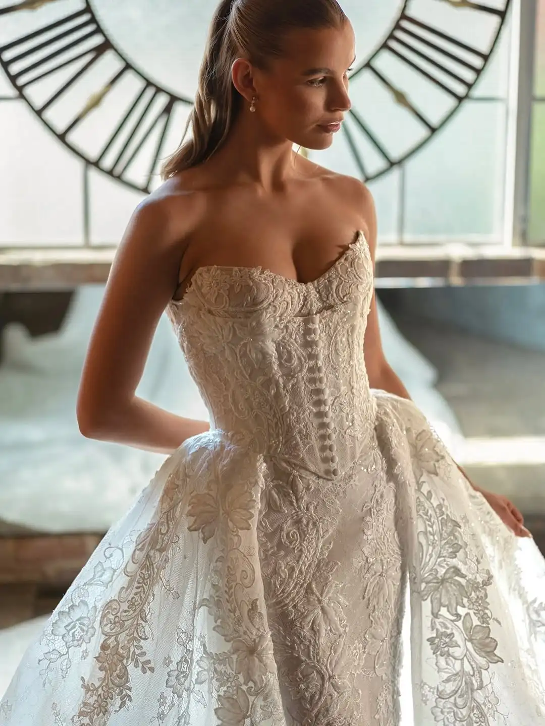 Customized Elegant Mermaid Lace Wedding Dresses Sleeveless Pearls  Bridal Bride Strapless Buttons Back Dress Vestidos De Noiva