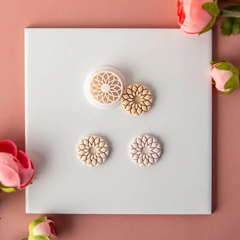 New Geometric Shape Hot Flower Tile Pattern Polymer Clay Cutters Embossing Clay Earring Cutter Mold Jewelry Making Clay Tools