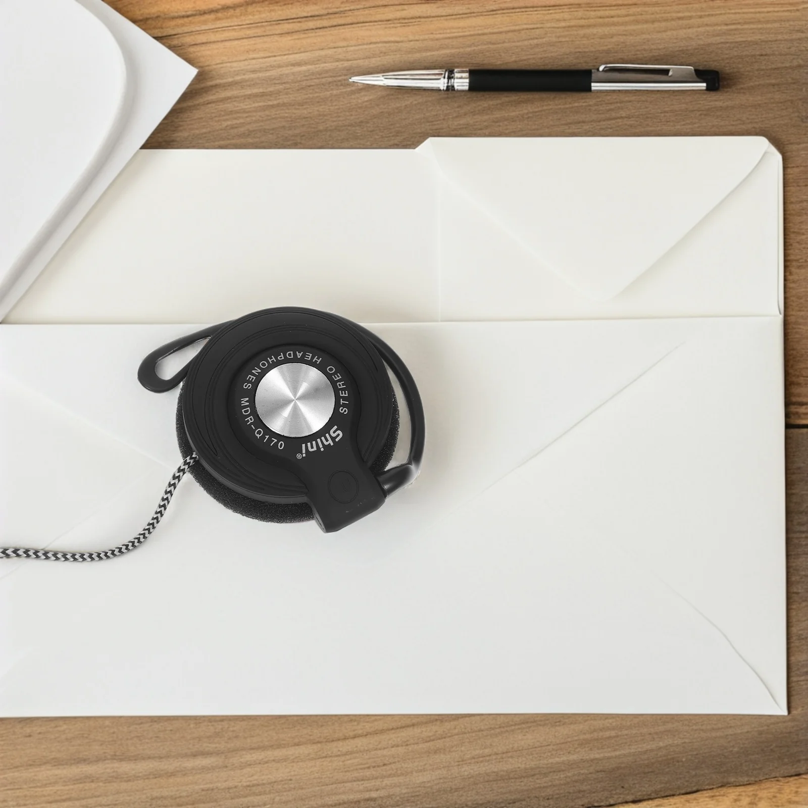 

Earhook Headphones 3.5Mm Wired Stereo Earbuds Clip On For Phone Computer Dvd Vcd Black Surround Sound