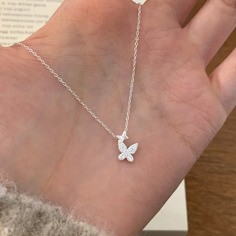 Super flash butterfly necklace women's light luxury niche high-end zircon pendant collarbone chain for girlfriend's birthday gif