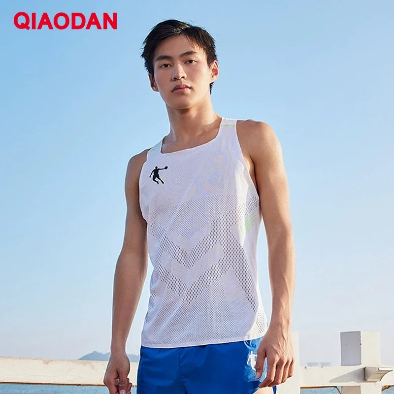 

QIAODAN Feiying Sports Seamless Vest 2024 Summer New Marathon Comfortable Sleeveless Running T-shirt for Men XVS23221210R