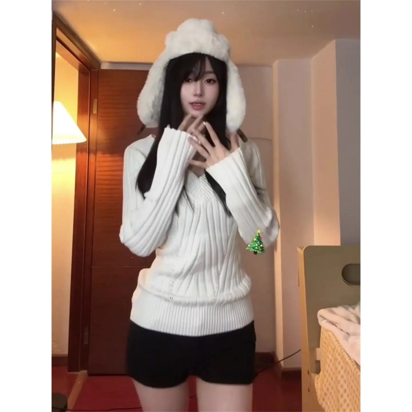 Pullovers Womens Snow Hooded Covered Topped Capped Hatted Bonneted Helmeted Crowned Diademed Coroneted Tiaraed Garland Wreathed