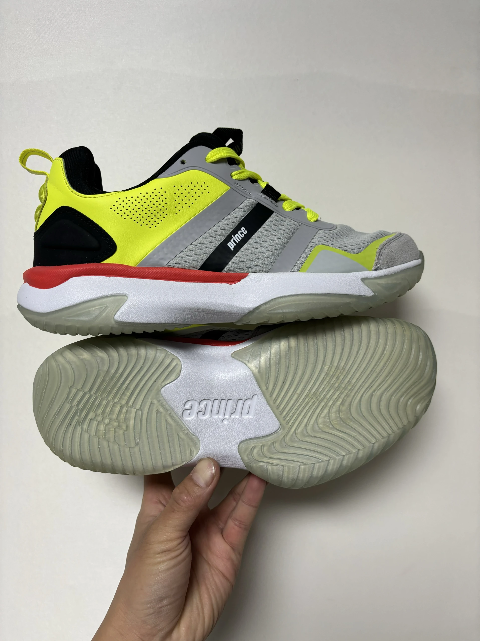 

Hot brand tennis shoes Men's good quality badminton shoes Men women indoor court shoes men's wear-resistant sports shoes