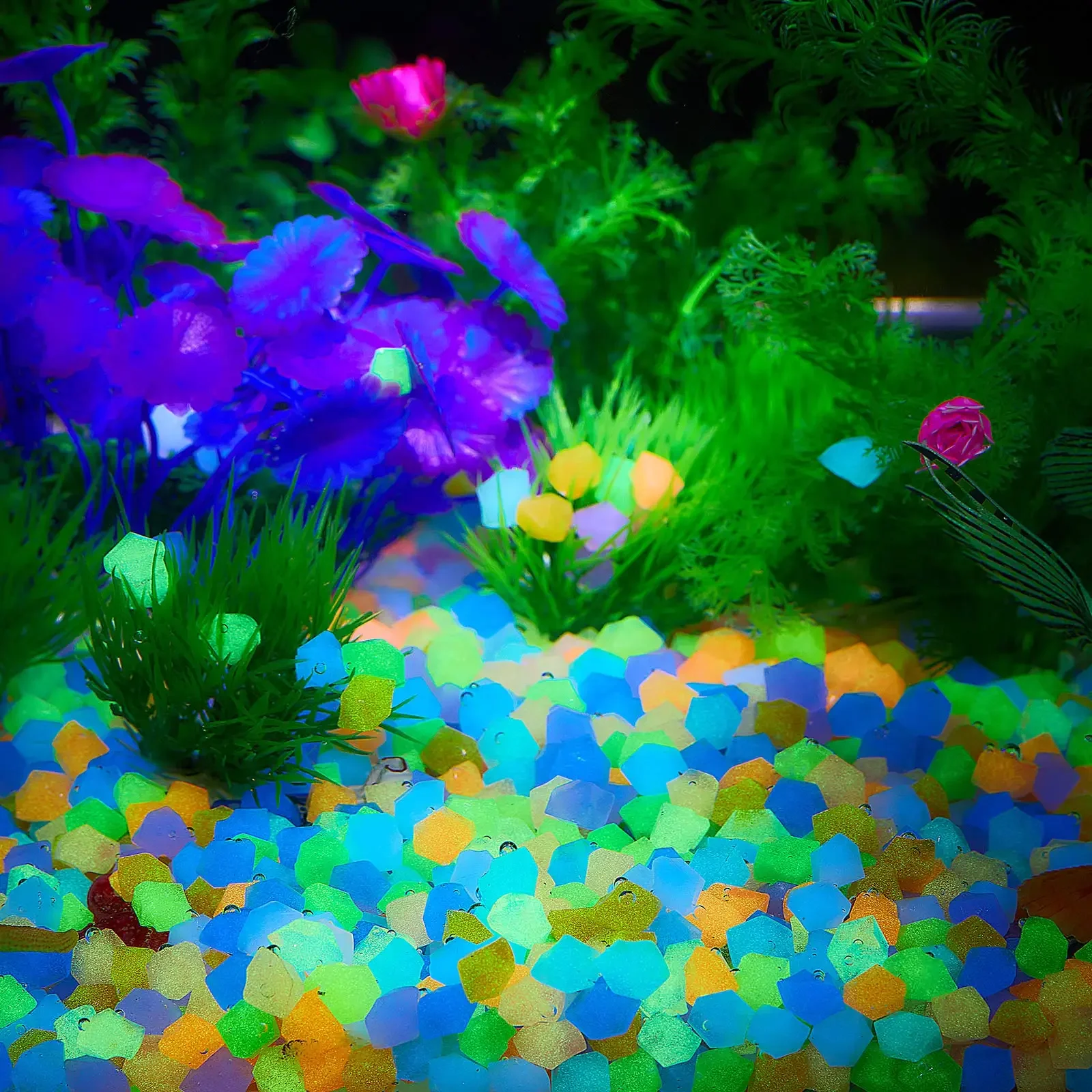 50Pcs Glow in The Dark Garden Pebbles for Sidewalk Garden Terrace Lawn Garden Patio Fish Tank Aquarium Decoration Glow Stone