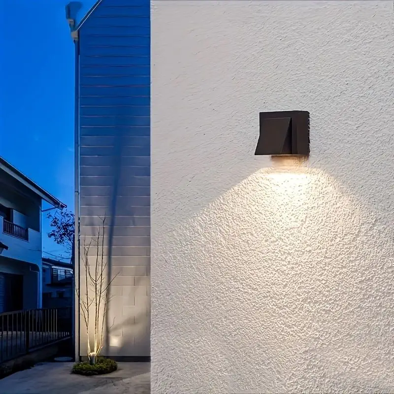 

Fashionable Black Outdoor Wall Lamp with Modern Design Suitable for Warm Light in Garden Porch and Living Room Lamp