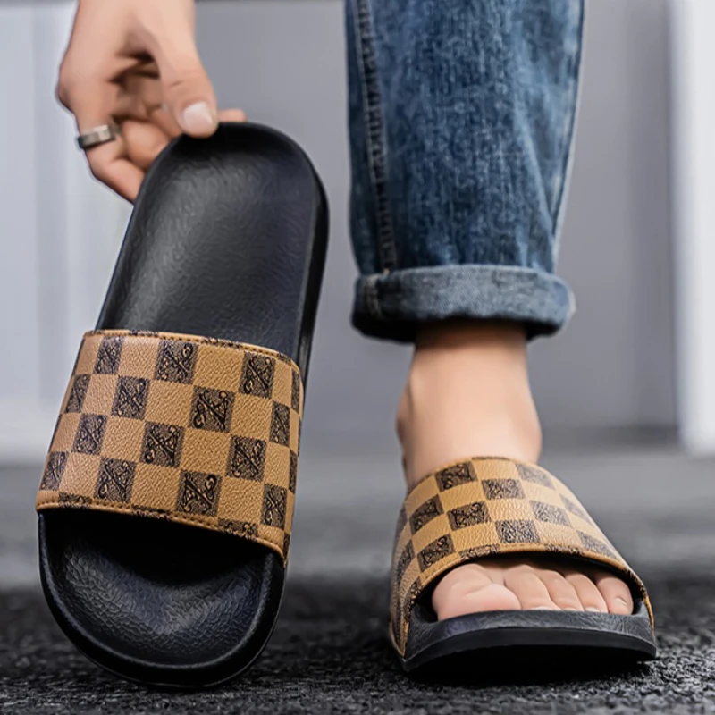 

Summer Men's Fashion Slippers Large-sized New Checkerboard Pattern Color Block Retro Style Fashionable Flat Heel Flip-flops