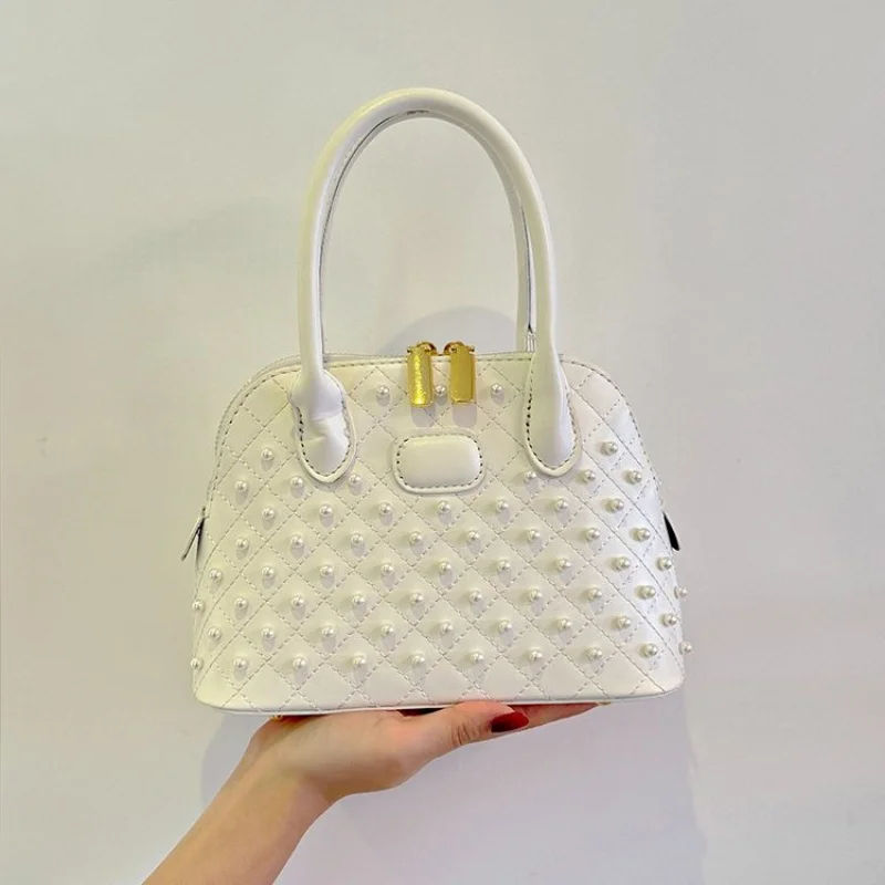 

Luxury Women's Crossbody-Bag Crafted From Soft Leather Featuring Classic Paris Inspired And Casual Vintage Look​