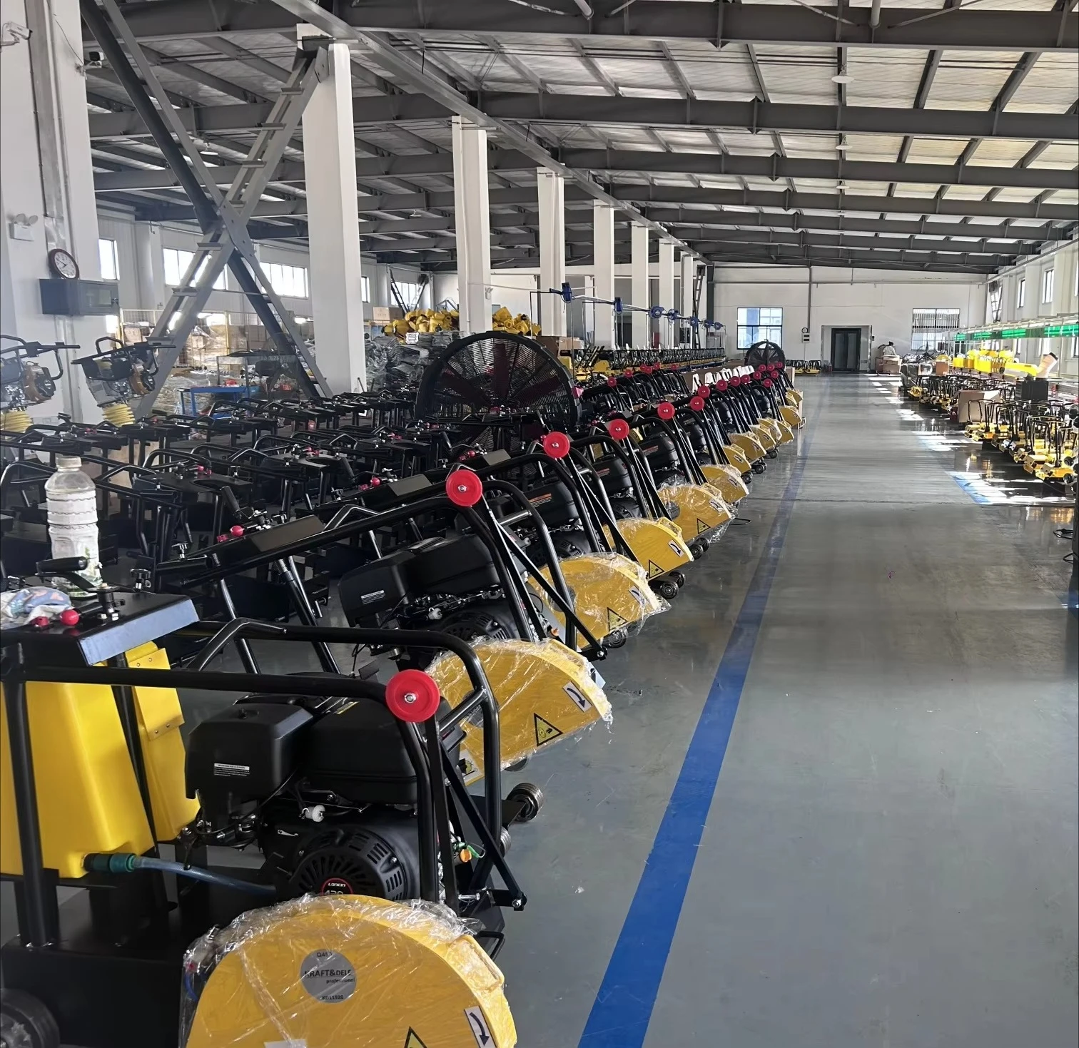 آلة قطع المنشار الخرساني آلة قطع الأرضيات الخرسانية قاطع الطريق بالقطران الأخدود الأسفلت