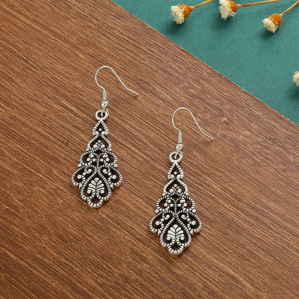 Boho Chic Leaf Hook Earrings Bohemian Vintage Leaf-shaped Hook Earrings Exaggerated Waterdrop Design for Women's Retro Style