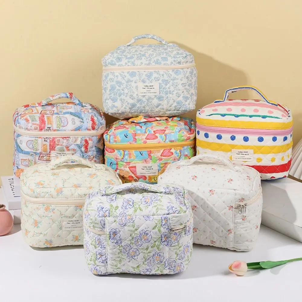 Delicate Lovely Makeup Storage Case Quilted Aesthetic Tote Cosmetic Bag Flower Printed Household Makeup Travel Organizer Women