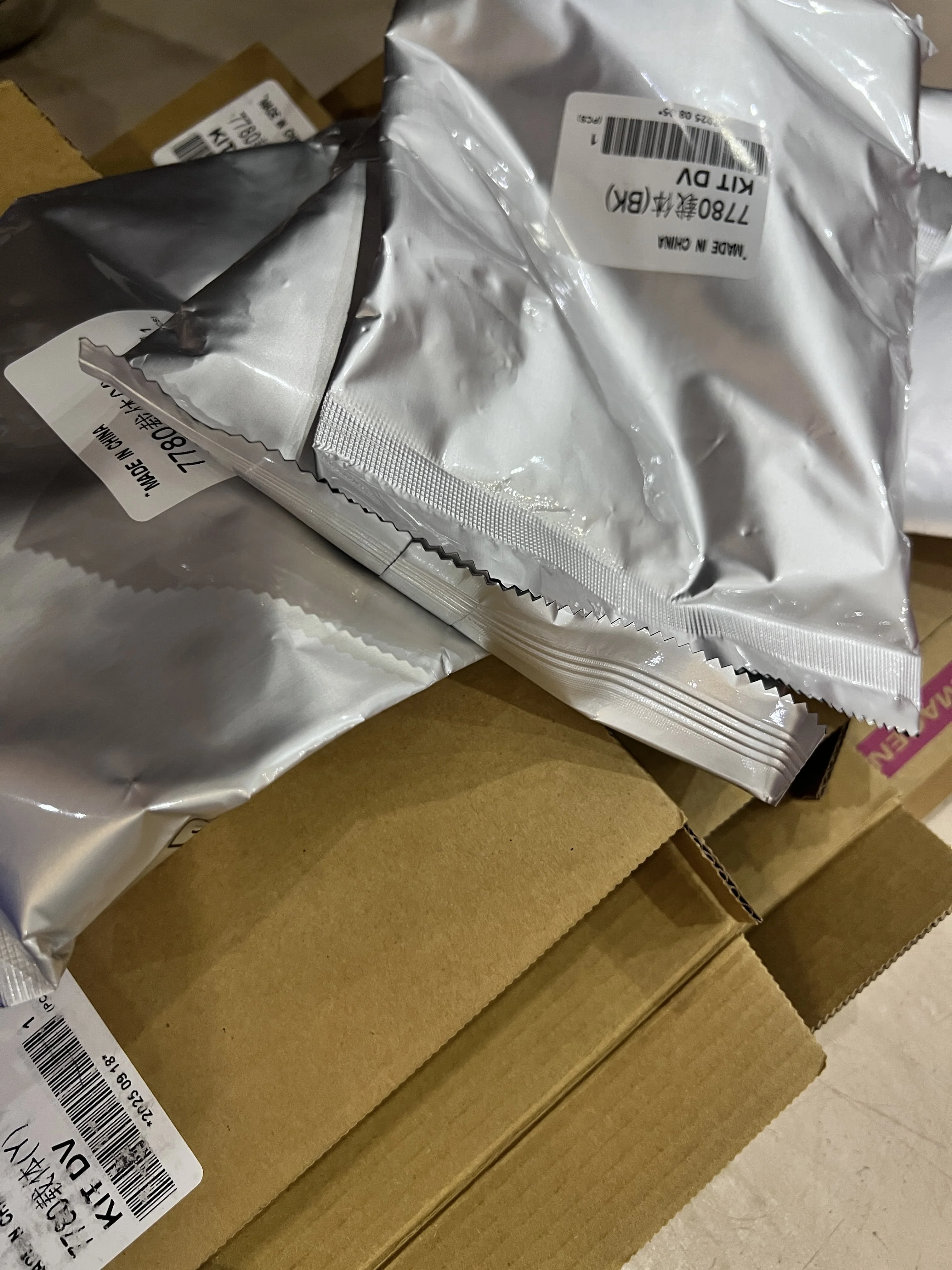 

1pcs Developer Powder KCMY For Xerox DC240 242 C75 J75 C70 C60 500 7550 6500 550 5065 7600 700 550 560 5580 6680 7780 6550 C7550