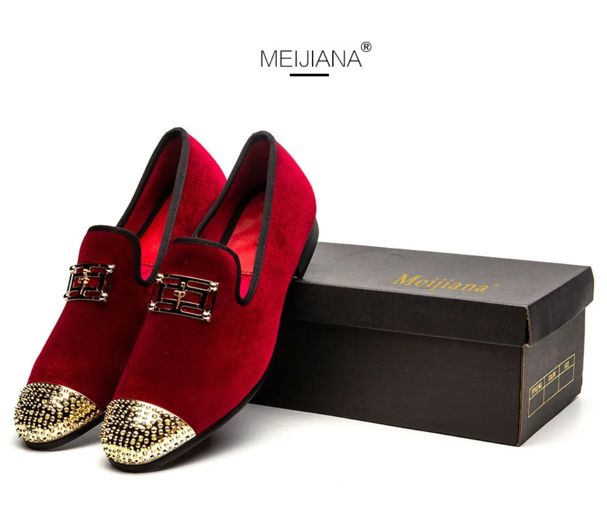 

Men Velvet Loafers Nightclub Trendy Dress Shoes Classic Fashion Metal Rivet Men Moccasins Shoes Luxury Brand Wedding Party Shoes