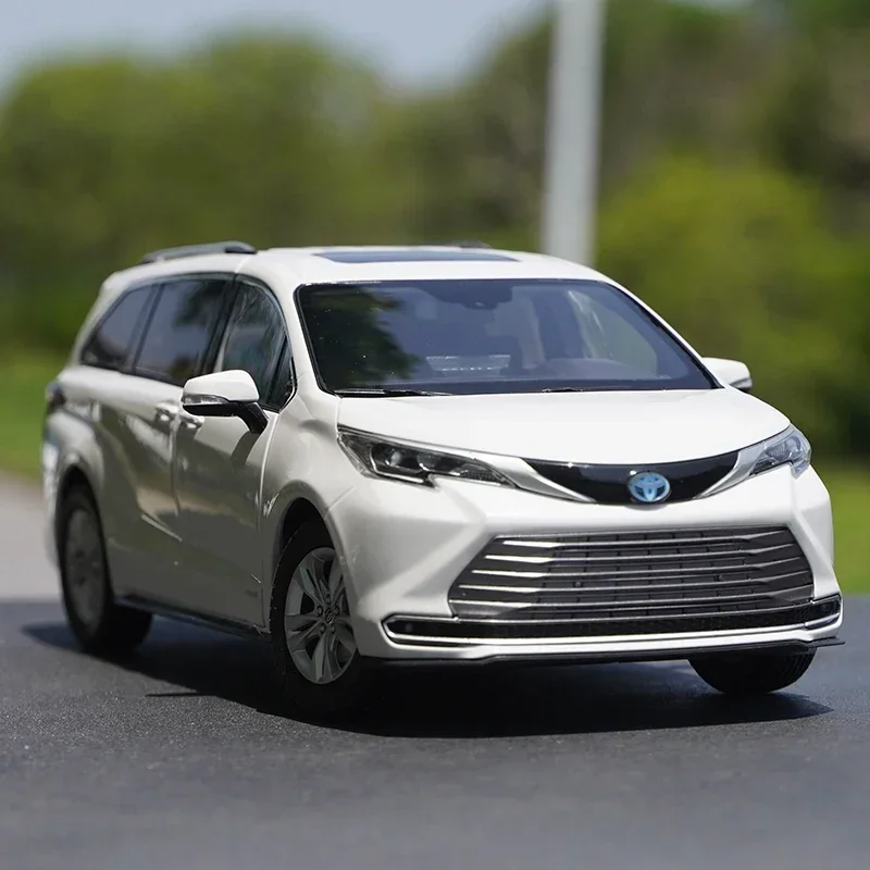 

Литье под давлением масштаб 1:18 Toyota SIENNA, новый SIENNA MPV, бизнес-автомобиль, имитация сплава, коллекция моделей автомобилей, украшения, сувениры