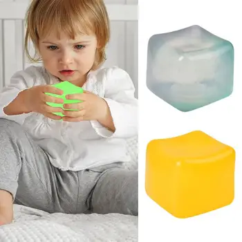 1 pz Soft Squeeze Ball Ice Cube giocattoli di gomma Soft Fidget Toy ragazzi ragazze giocattolo portatile rilassante giocattolo bomboniere ricompense in classe