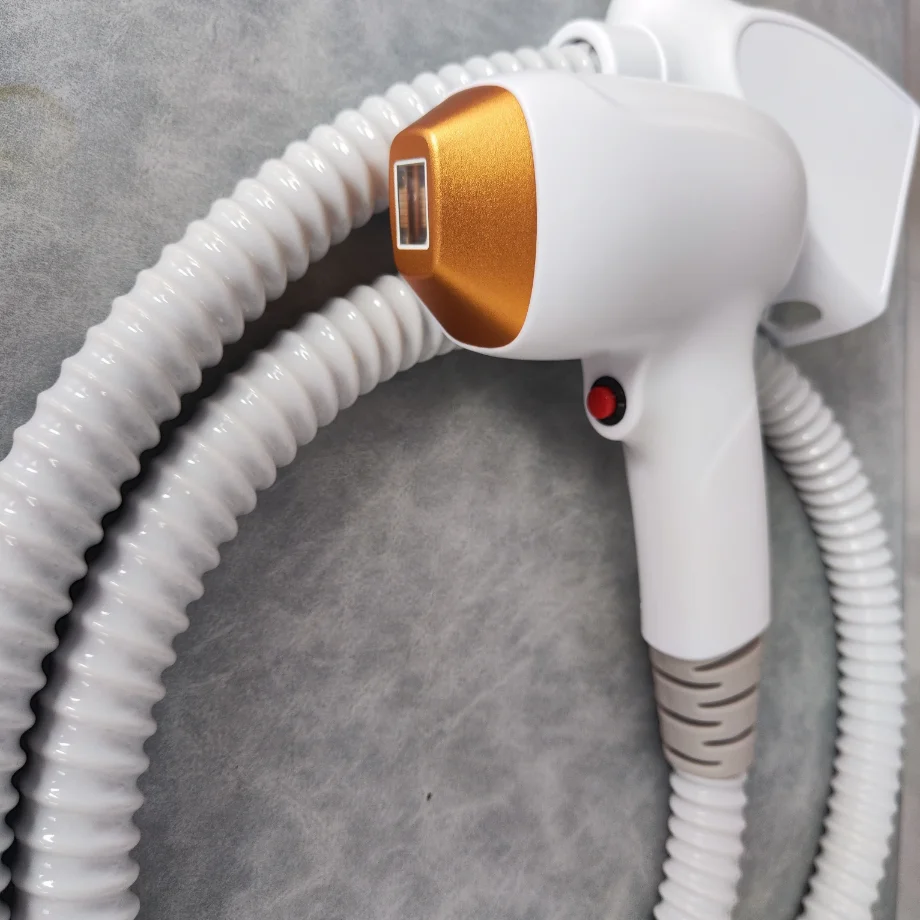 

4000W 3 Wavelength Diode Laser Hair Removal Machine - Soprano Titanium Ice Platinum 755 808 1064nm Painless.