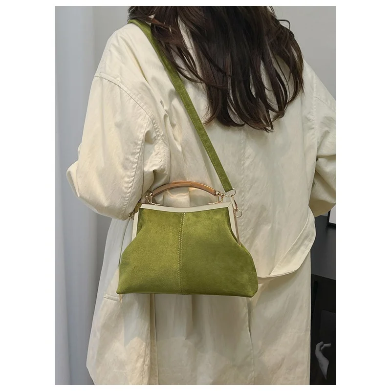 

Deluxe Women's Tote Bag Made Of Polyester Leather Boasting Casual El Salvador Trendy Neat Spacious Daily Look