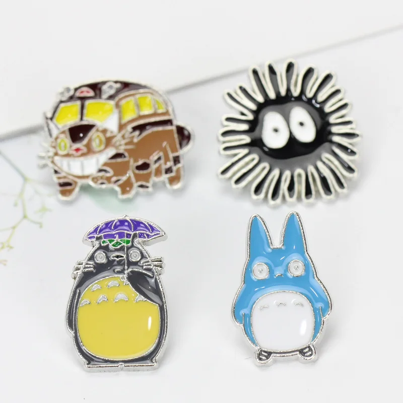 انمي ياباني لطيف هريرة بروش ظهره قبعة التلبيب المعادن شارة مينا تأثيري اكسسوارات الدعائم الرجال والنساء بروش هدية