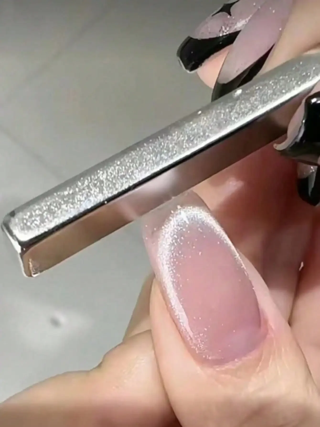 

1pc Extra Long Magnetic Cat Eye Nail Art Pen, Can Extend And Thicken Nails, Strong Odorless Gel Tool, Essential For DIY Nail Art Design