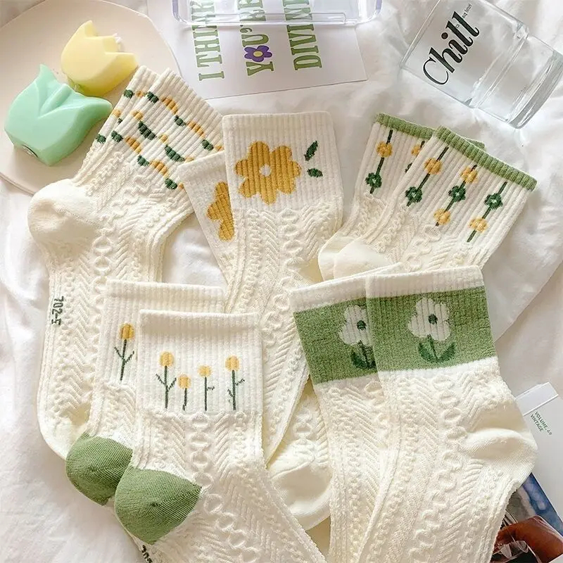 Spring and Summer Women Socks Green Flower Design Female Student Socks Cute Korean Thin Versatile Fresh Delicate Style Stockings
