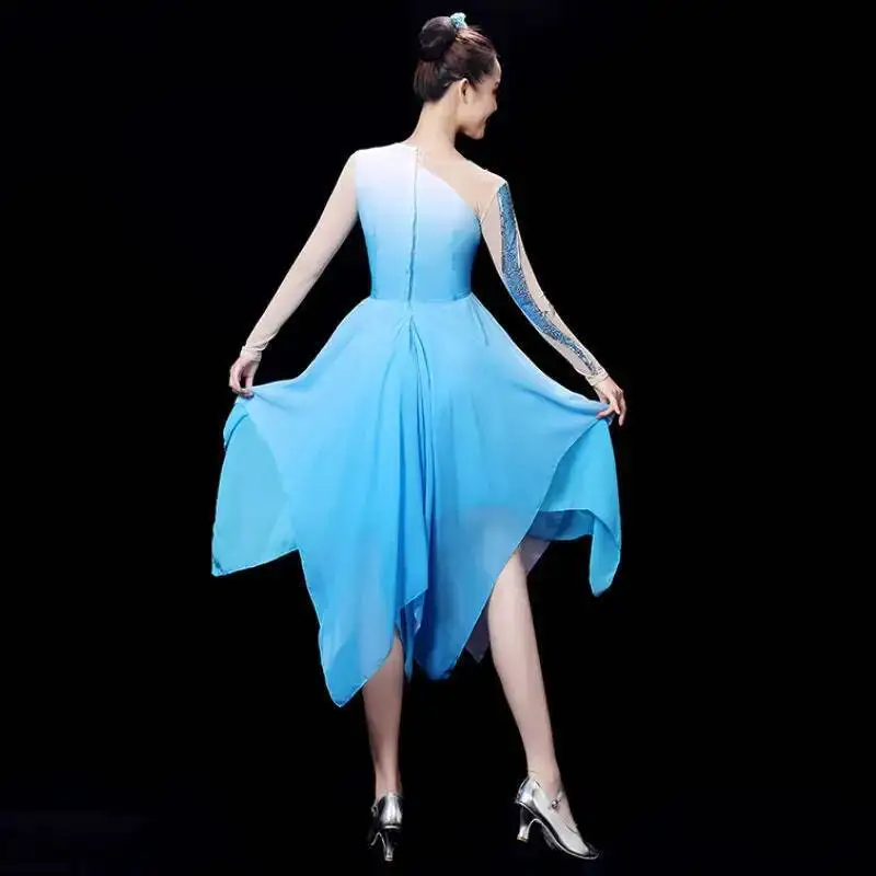 Costume de Spectacle de brevModerne, Robe de brevClassique Carrée