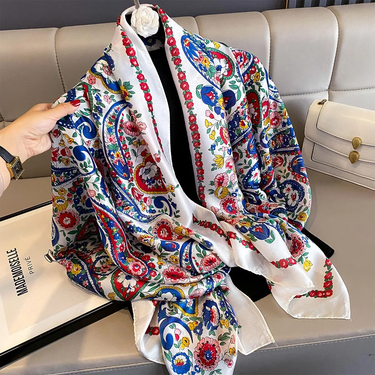 

Большой шелковый атласный шарф 180*90 см, женский модный шарф с принтом, весенне-летние стили, новая шаль, женская рука, новинка 2023 года