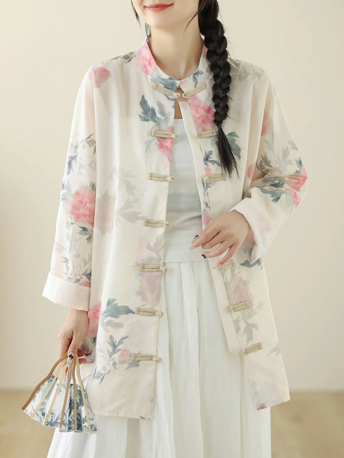 

New Chinese Sle Women's Jaet Autumn 2024 High-End Printed irt Gauze Button Loose Fit Long Sve Stand Collar Coat