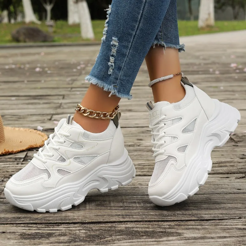 

Простые и стильные сандалии, увеличивающие рост, женские дышащие летние сандалии 2024, новые повседневные белые туфли на толстой подошве, спортивная обувь