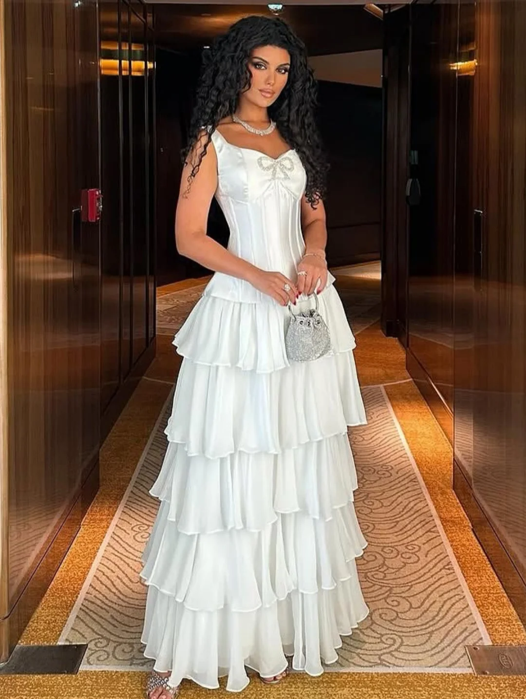 

Customized Sleeveless Evening Dresses Pleated Tiered Chiffon Prom Dresses V Neck Floor Length Party Dresses for Women