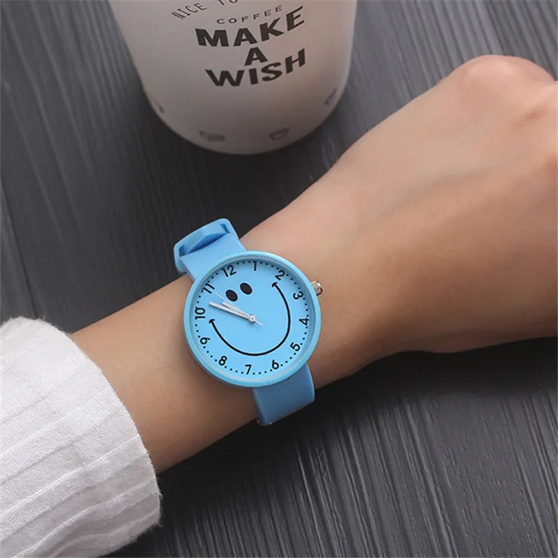 Hot New Women\'s Watch Fashion Luxury Smile Teenage Girl Wristwatch lovely  Comfortable Children\'s Watch Relogio Masculino Clock