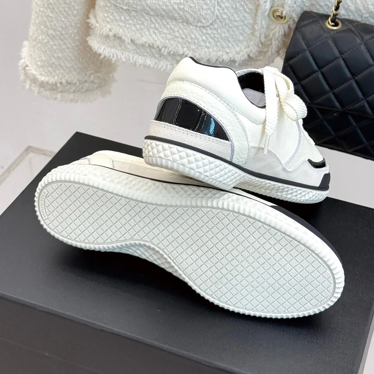 2026 High Quality Autumn women shoes casual lace up flat sneakers comfortable daily walking footwear ch25080551
